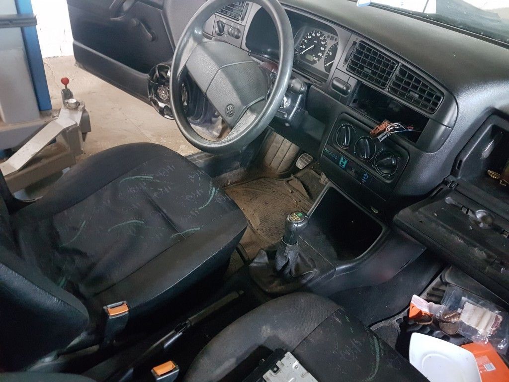 Volkswagen, Saloon | 8