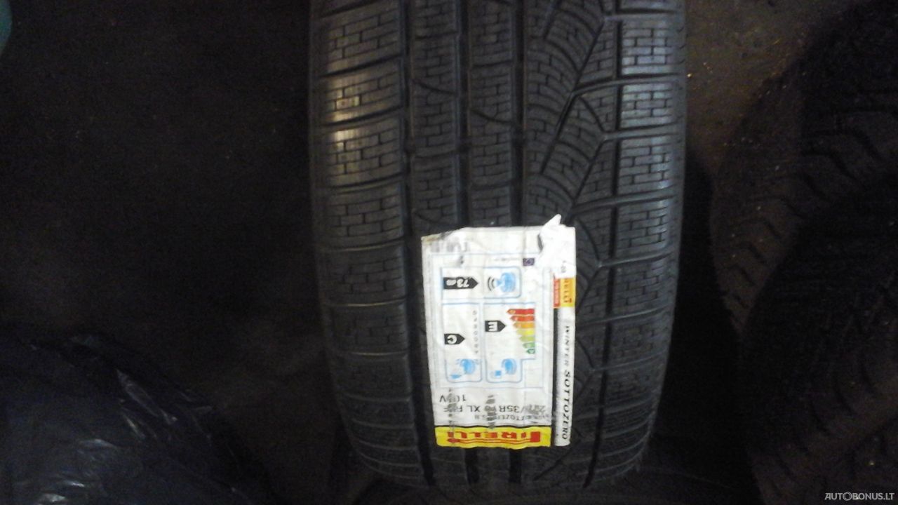 275/35R19 winter tyres