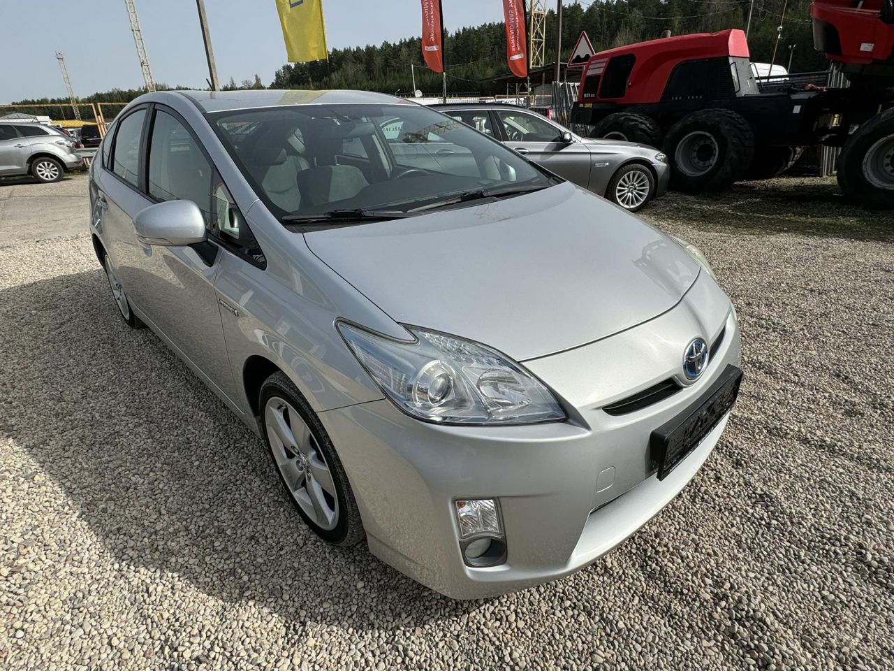 Toyota Prius | 2