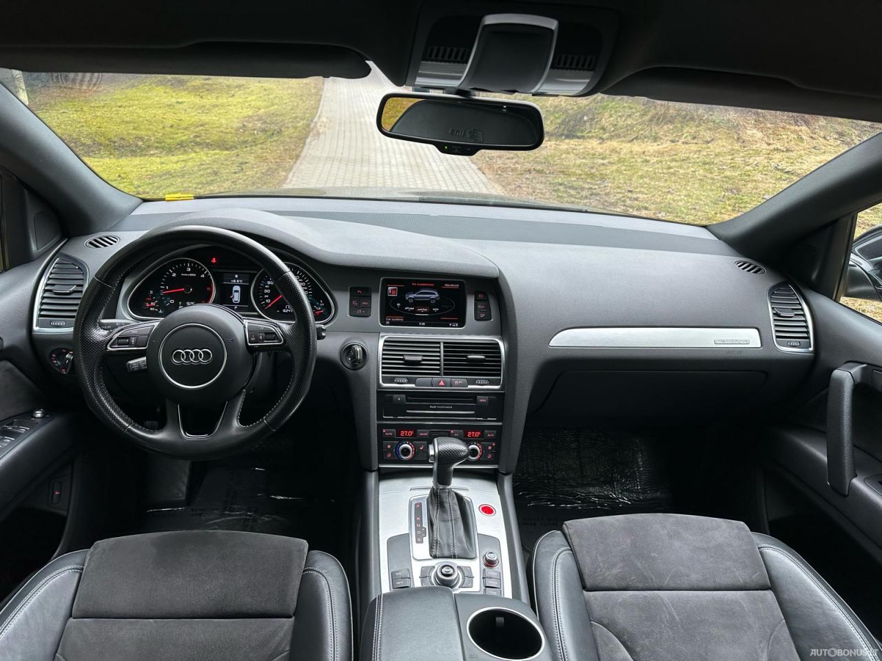 Audi Q7 | 12