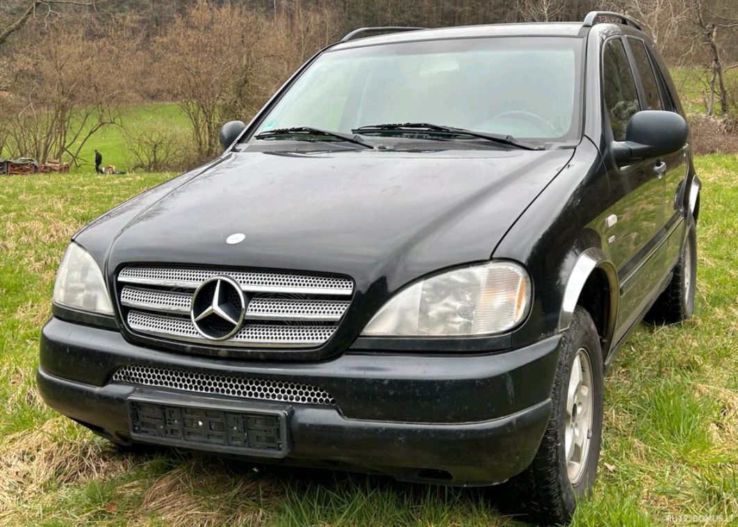 Mercedes-Benz ML320, 3.2 l., cross-country
