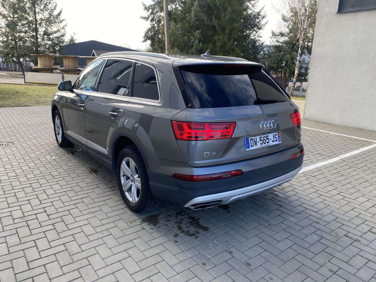Audi Q7 | 1