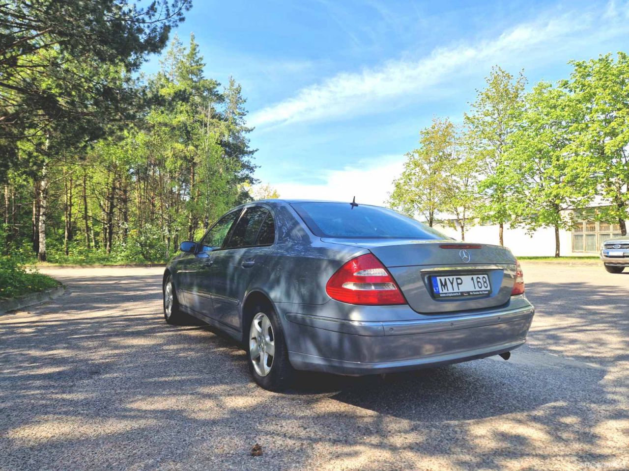 Mercedes-Benz E320 | 1