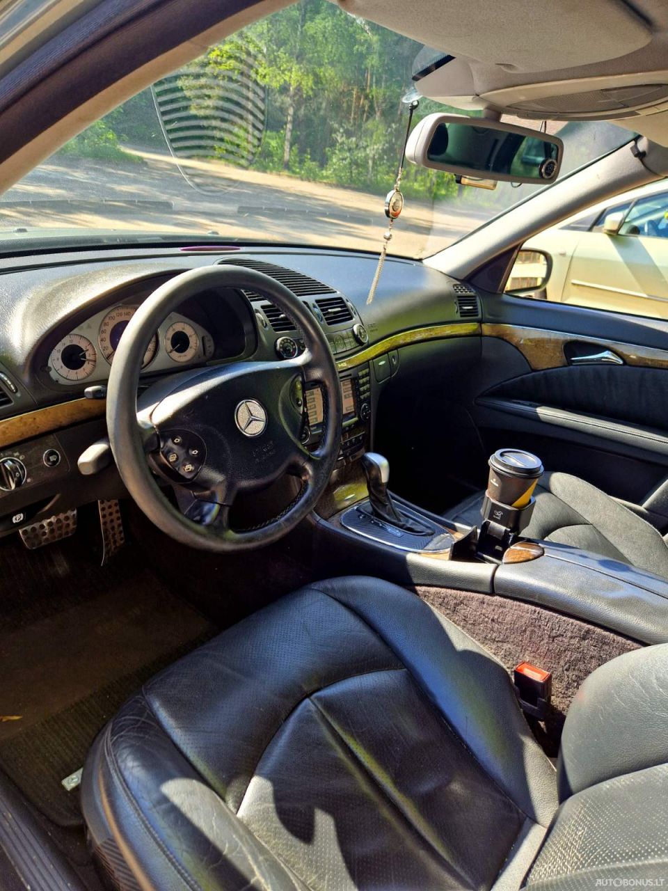 Mercedes-Benz E320 | 5