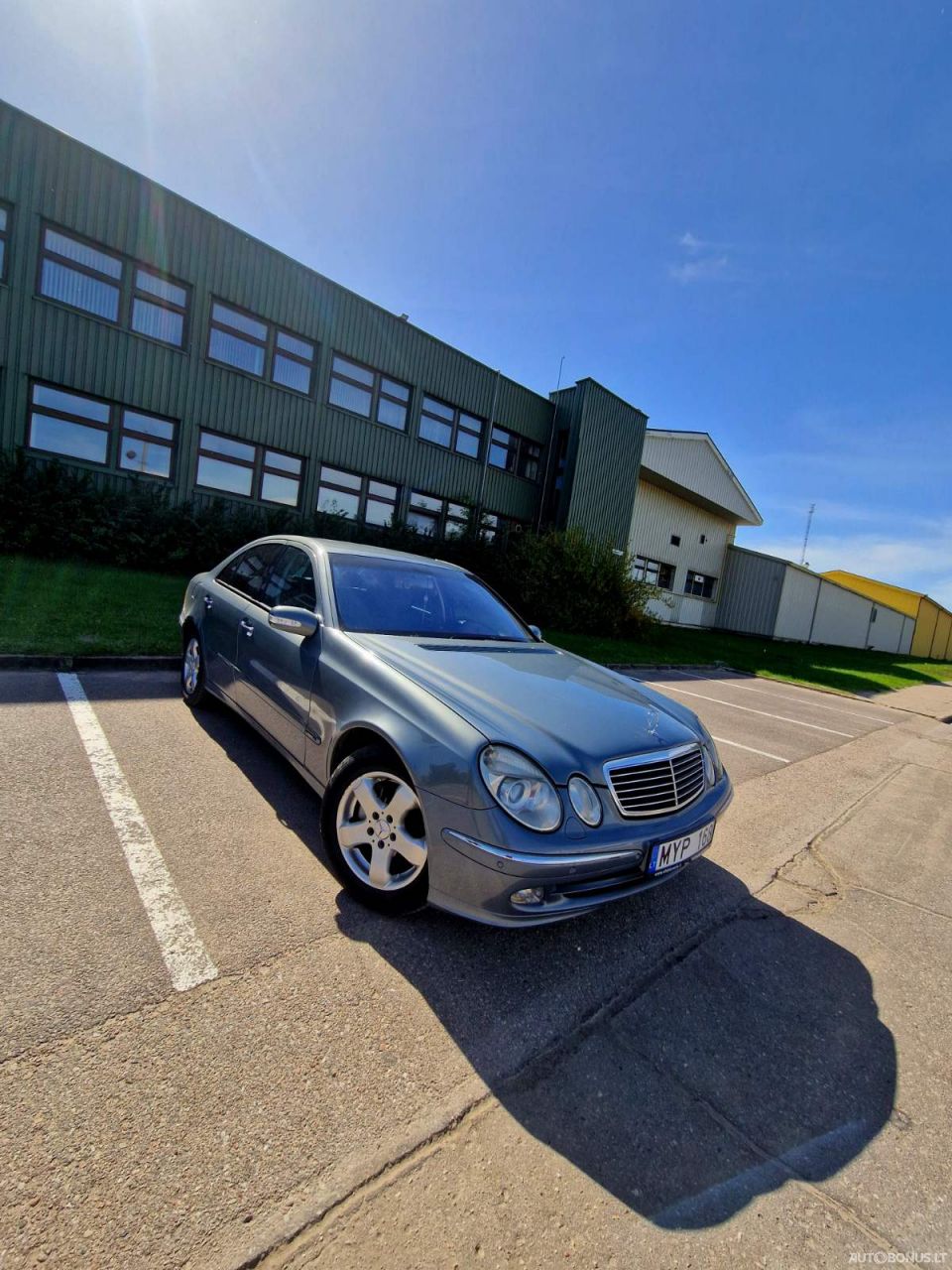 Mercedes-Benz E320 | 6