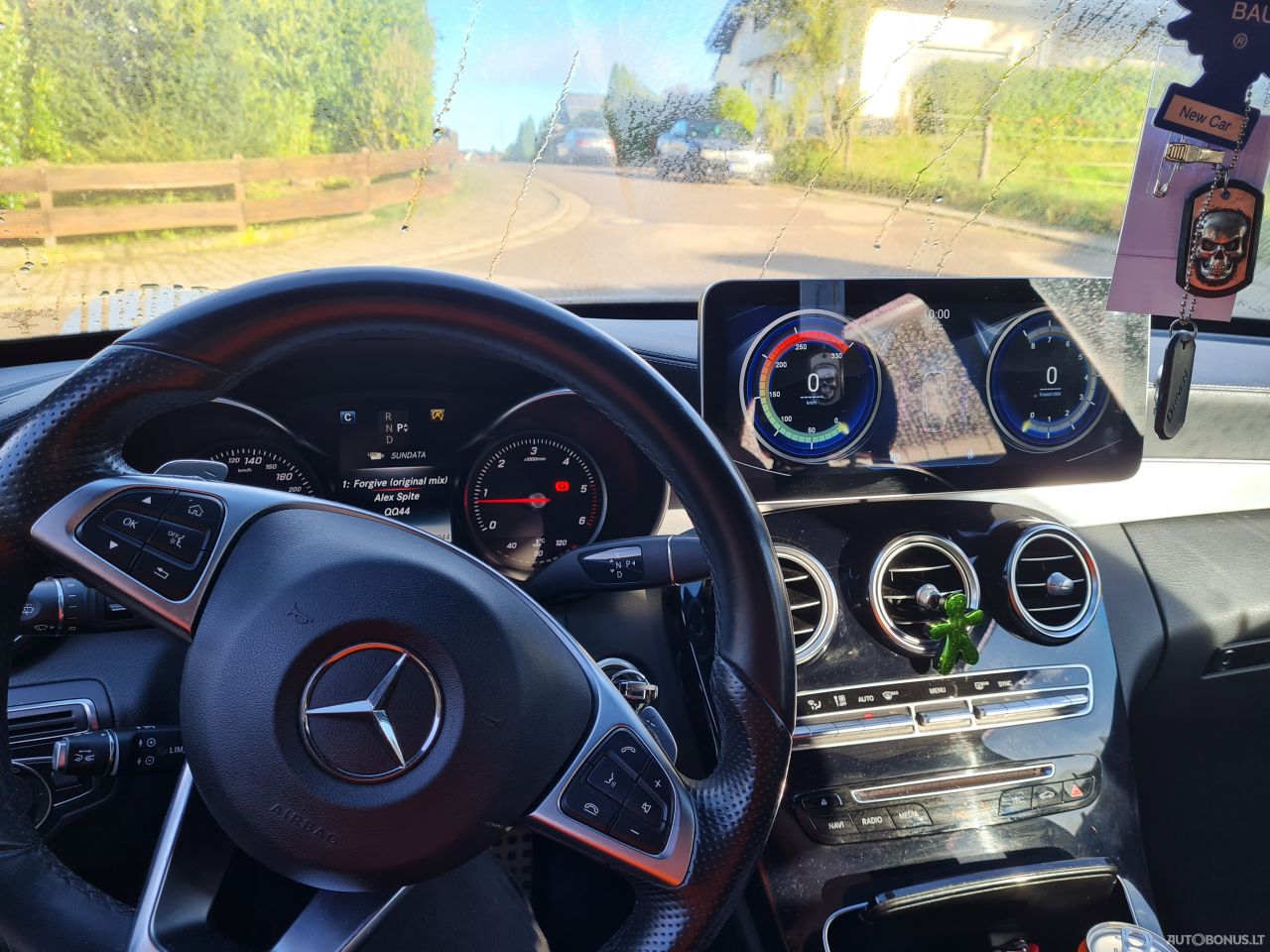 Mercedes-Benz C220 | 3