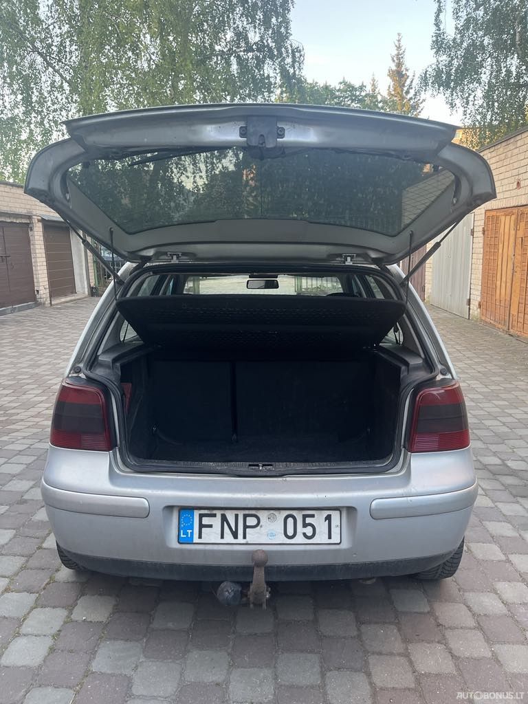 Volkswagen Golf | 4