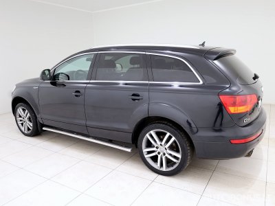 Audi Q7 | 3