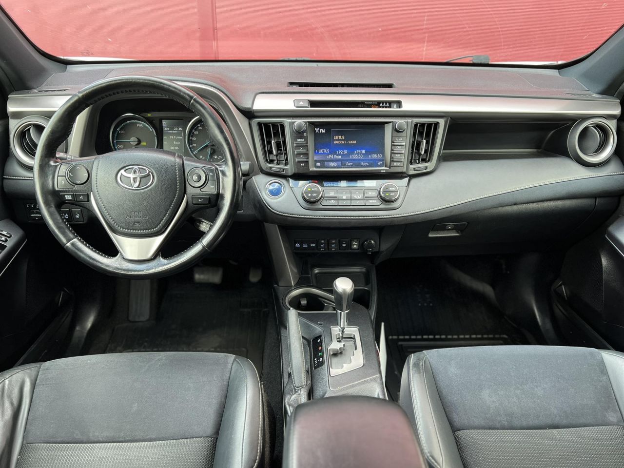 Toyota RAV4 | 8
