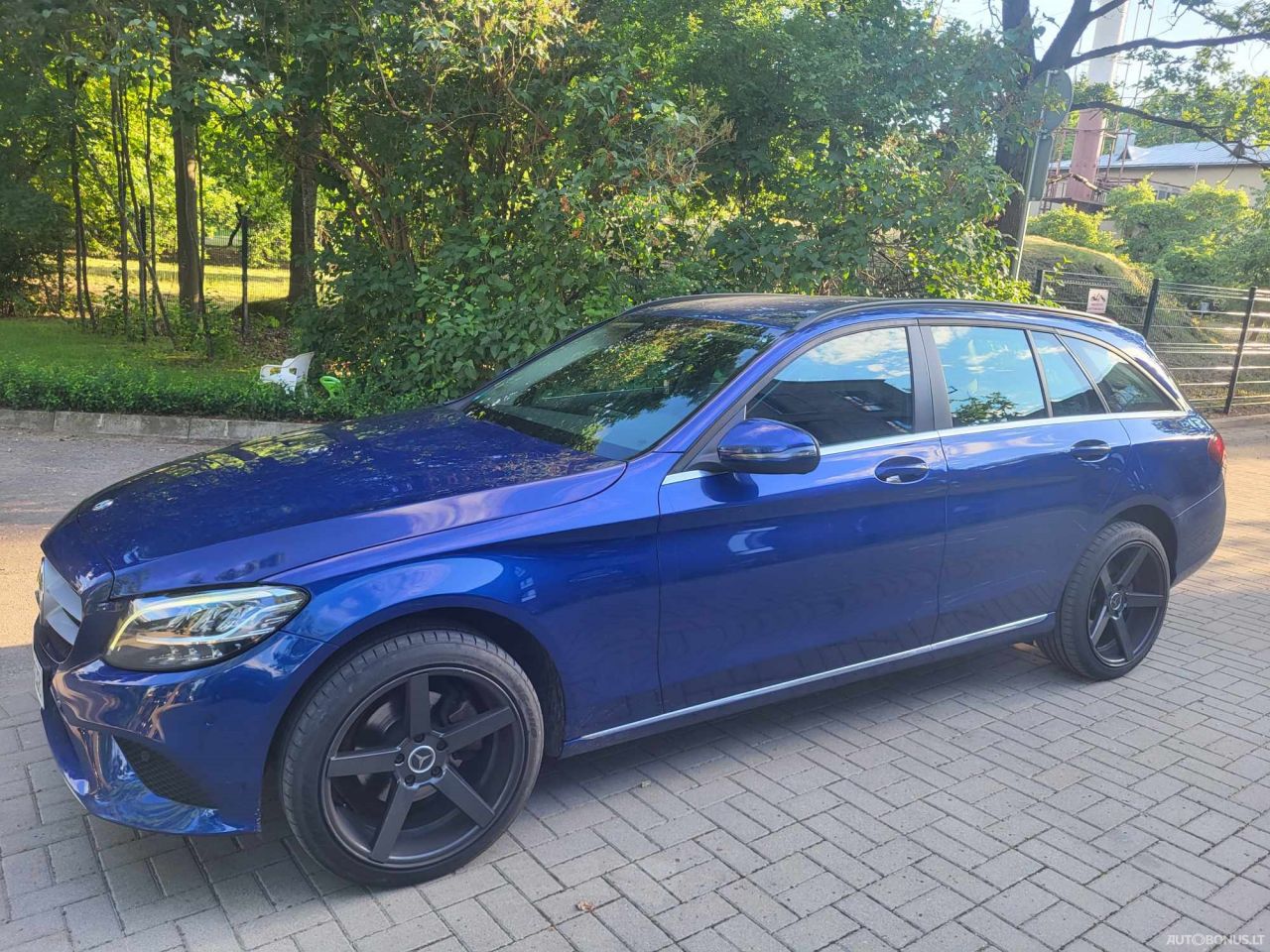 Mercedes-Benz C200 | 1