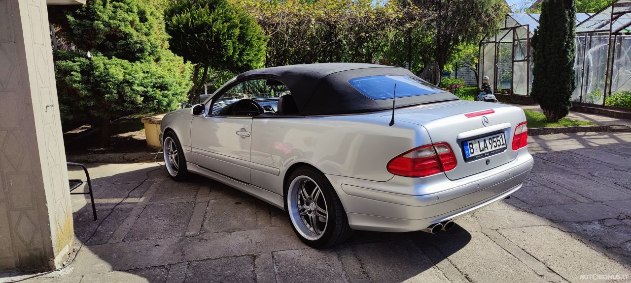 Mercedes-Benz CLK230 | 10