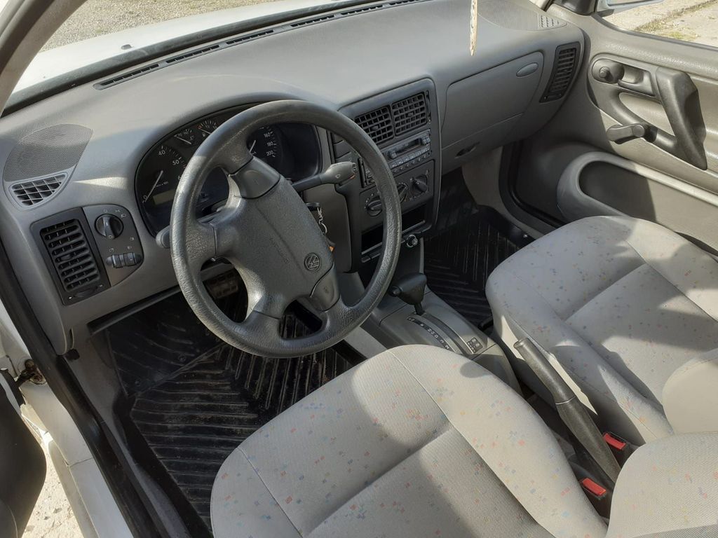 Volkswagen, Hatchback | 3