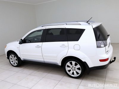 Mitsubishi Outlander | 3