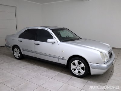 Mercedes-Benz E220