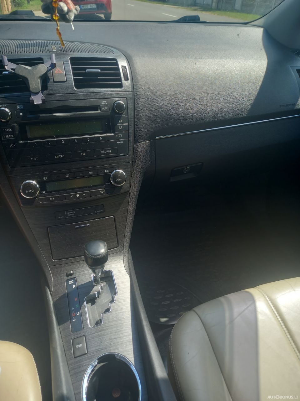 Toyota Avensis | 5