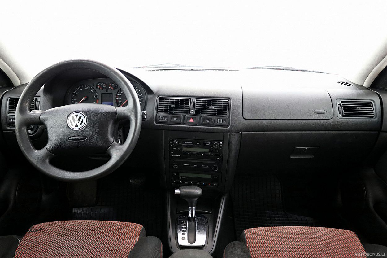 Volkswagen Golf | 4