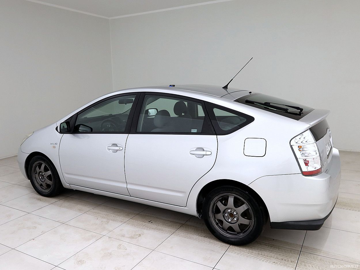 Toyota Prius | 3