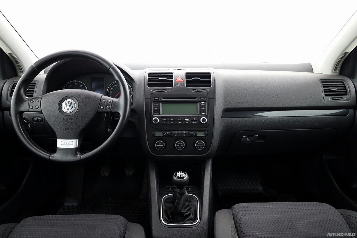 Volkswagen Golf | 4