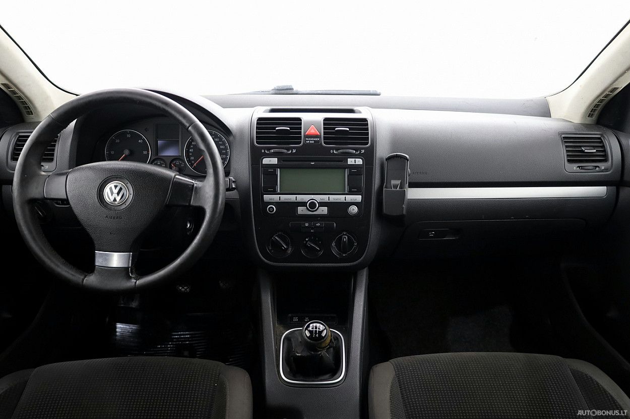 Volkswagen Golf | 4