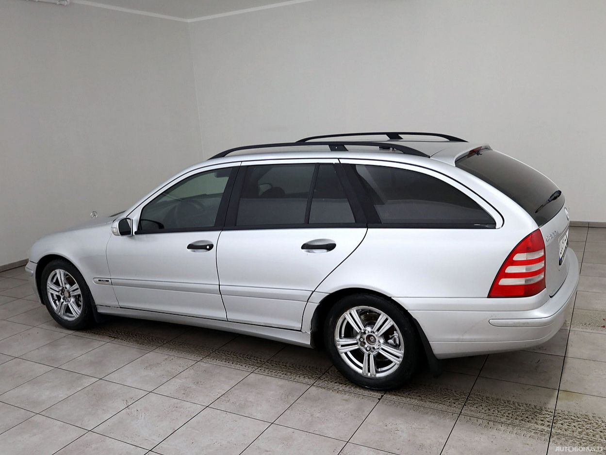 Mercedes-Benz C200 | 3