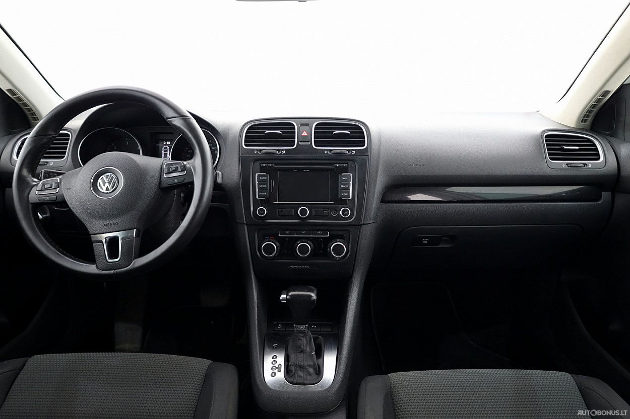 Volkswagen Golf | 4