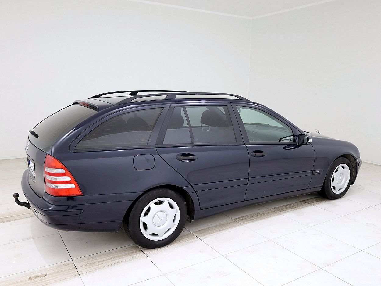 Mercedes-Benz C200 | 2