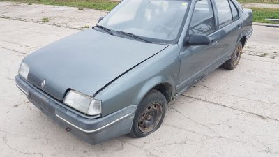 Renault 4, Saloon