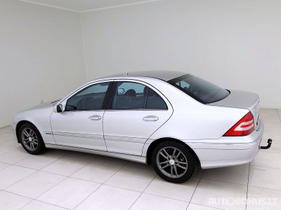 Mercedes-Benz C180 | 3