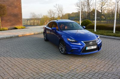 Lexus IS 200 | 1