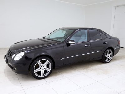 Mercedes-Benz E320 | 1