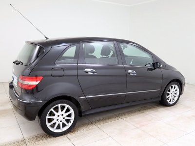 Mercedes-Benz B200 | 2