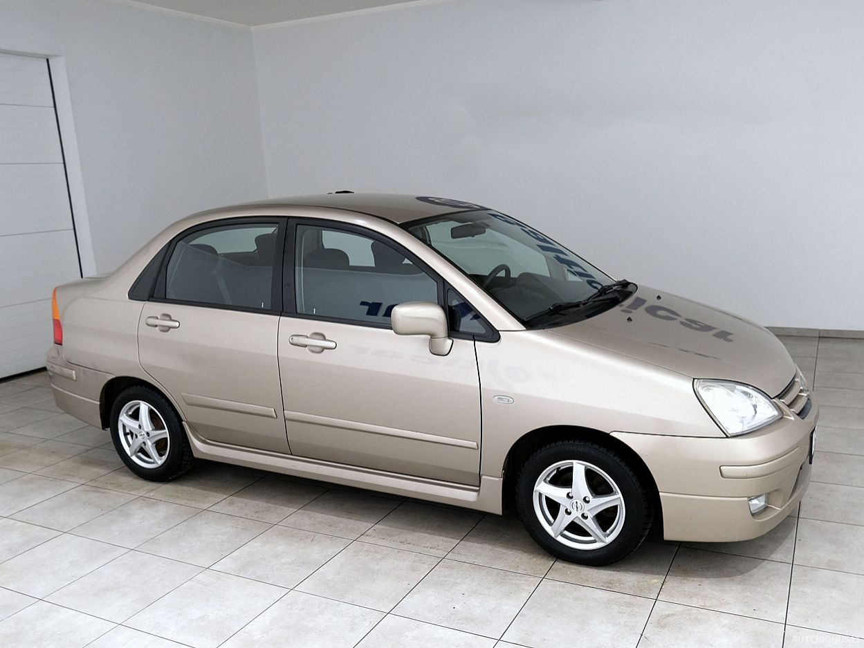 Suzuki Liana