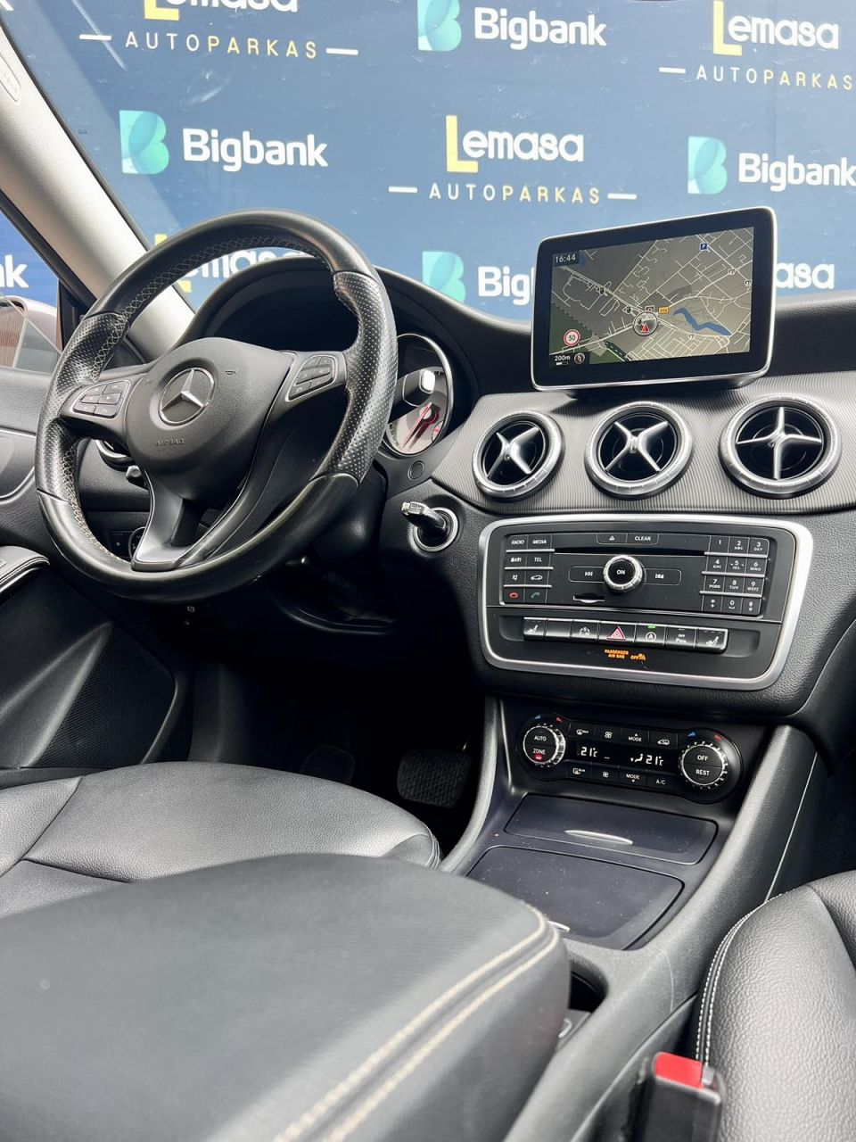 Mercedes-Benz CLA220 | 8