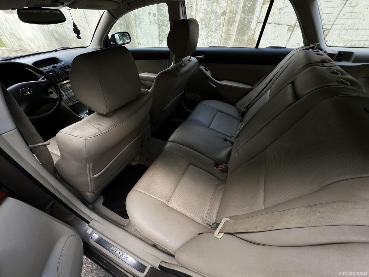 Toyota Avensis | 9