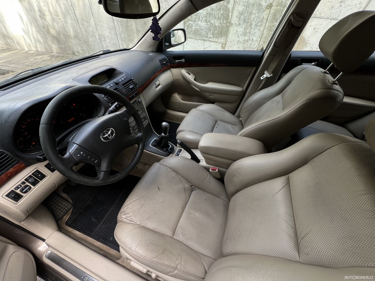 Toyota Avensis | 7