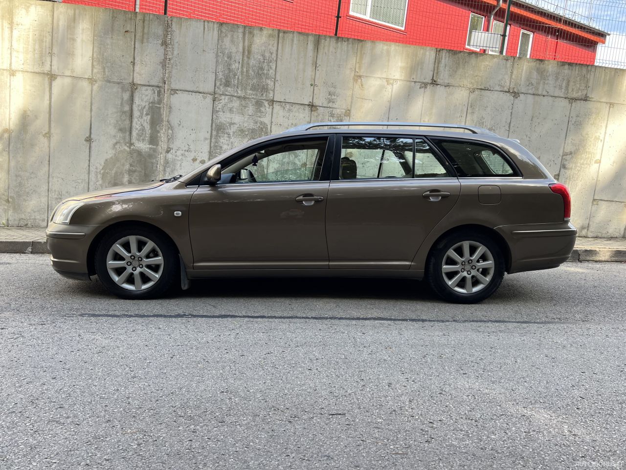 Toyota Avensis | 8