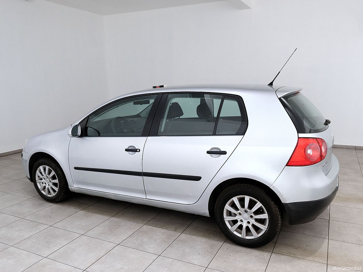 Volkswagen Golf | 9