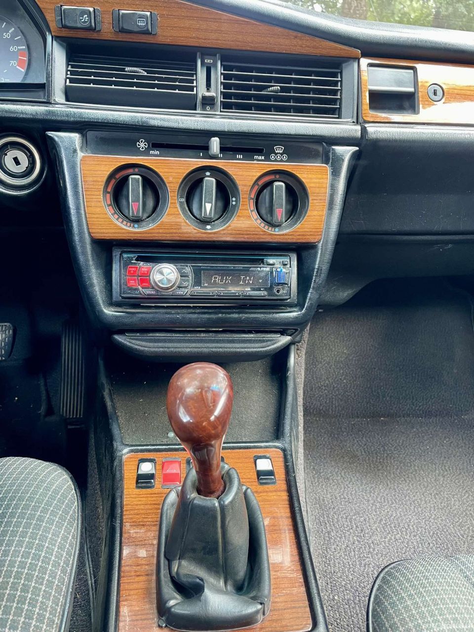 Mercedes-Benz 190 | 5