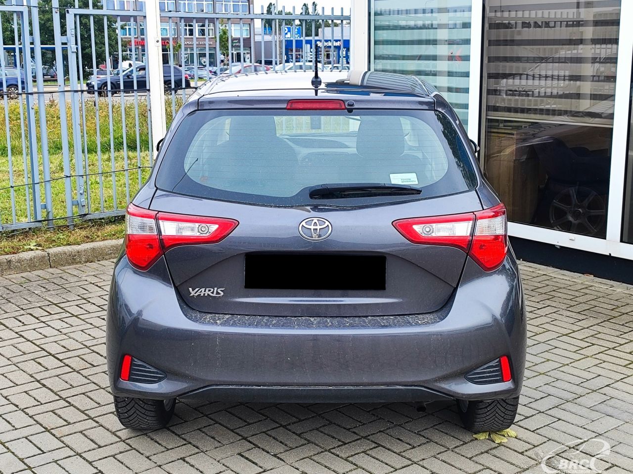 Toyota Yaris | 32