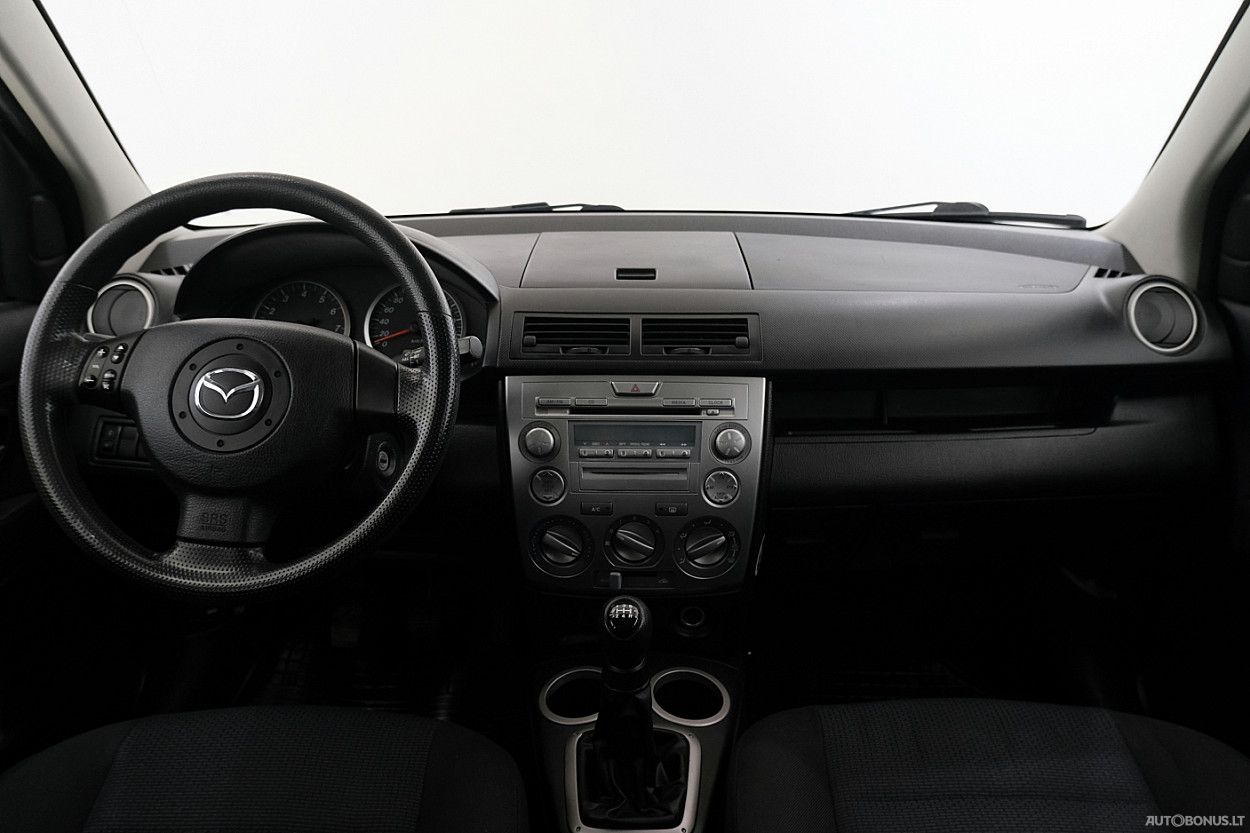 Mazda 2 | 4