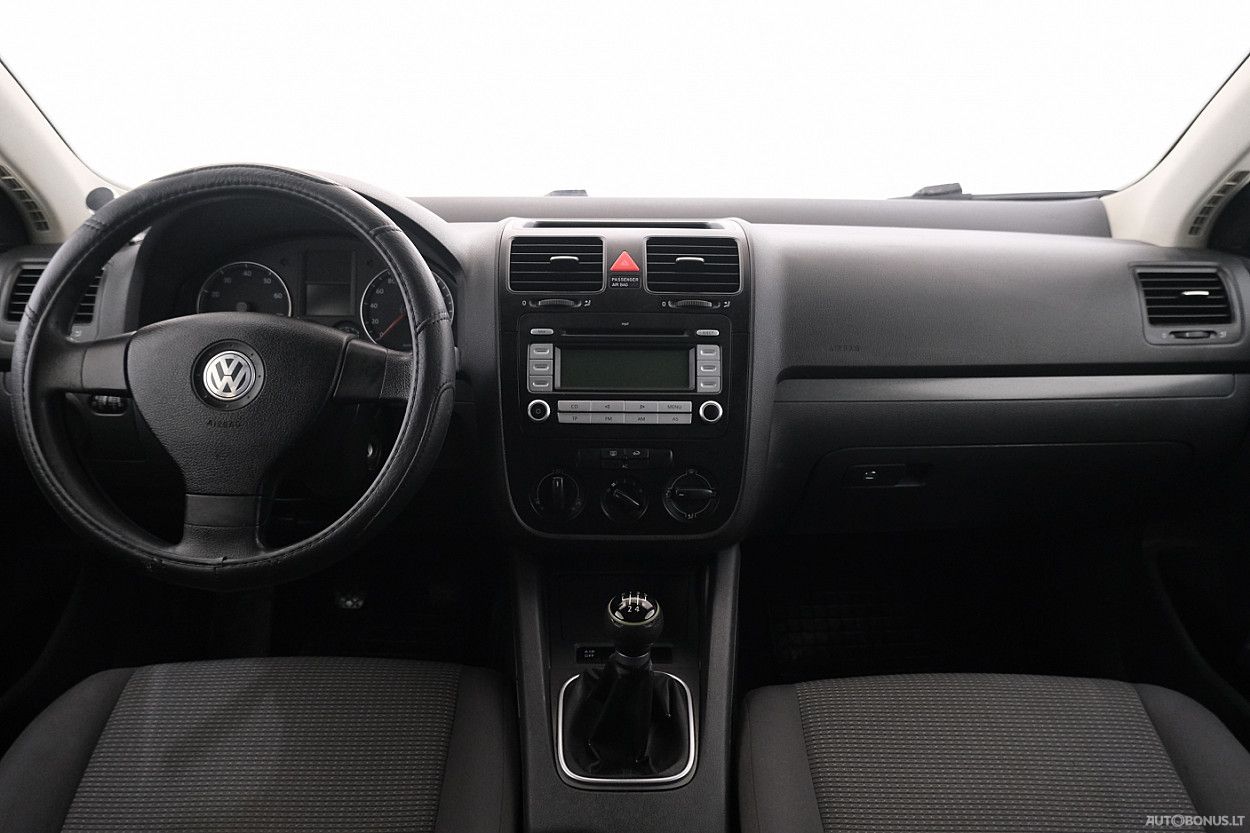 Volkswagen Golf | 4