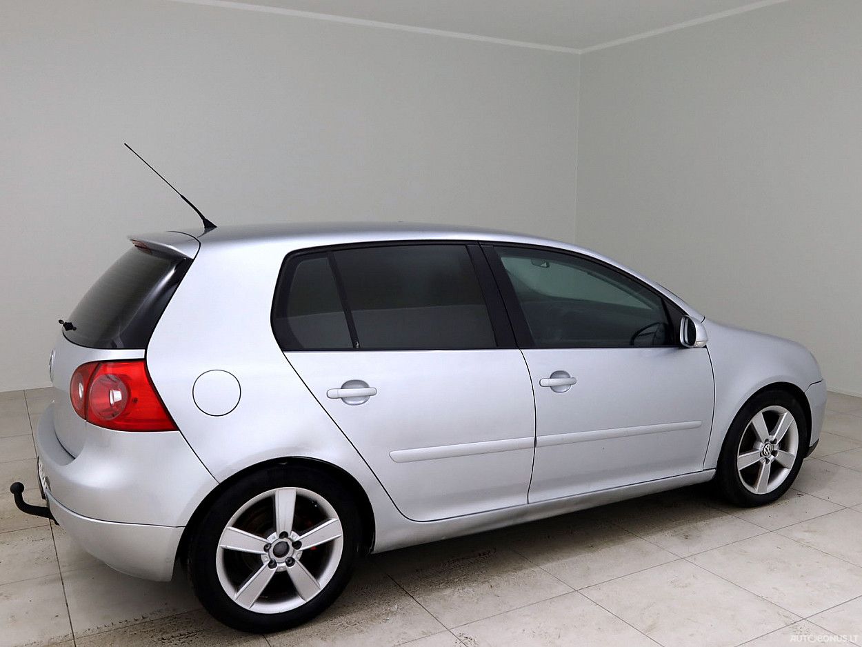 Volkswagen Golf | 2