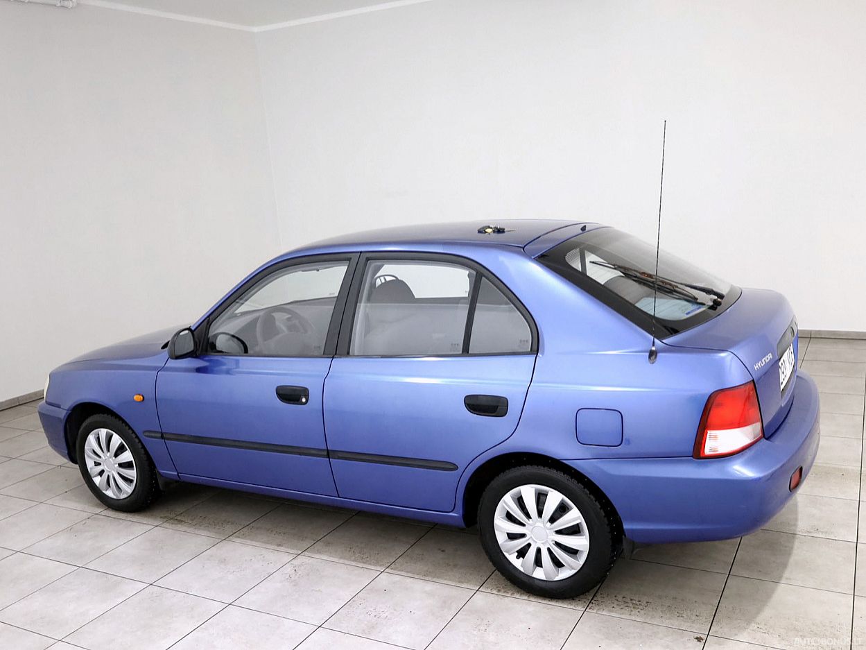 Hyundai Accent | 3