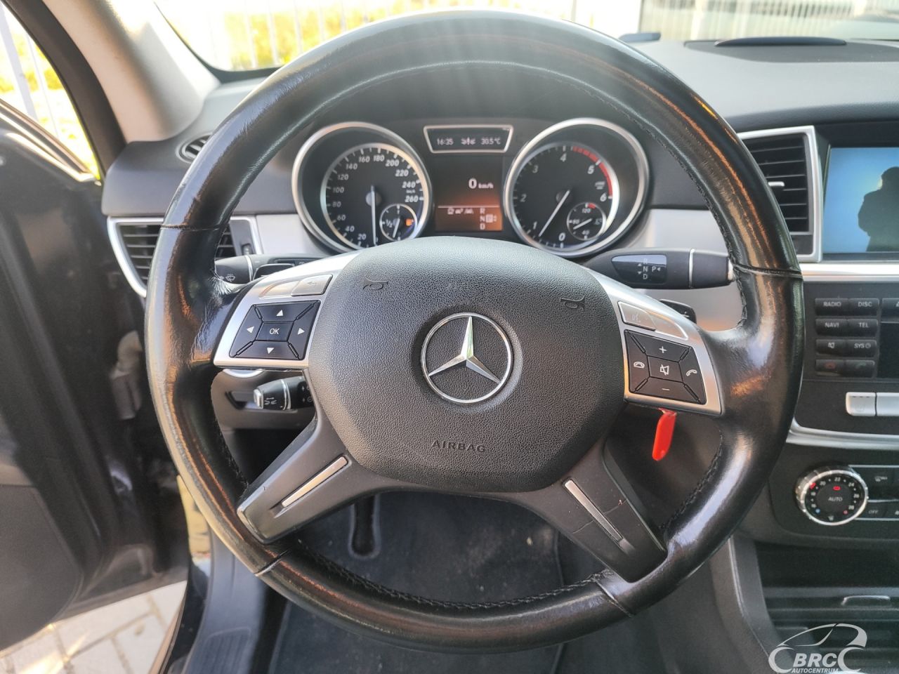 Mercedes-Benz ML350 | 18