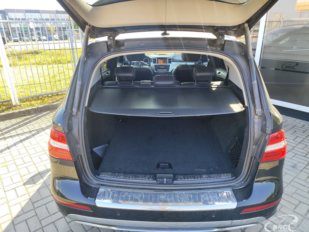 Mercedes-Benz ML350 | 8