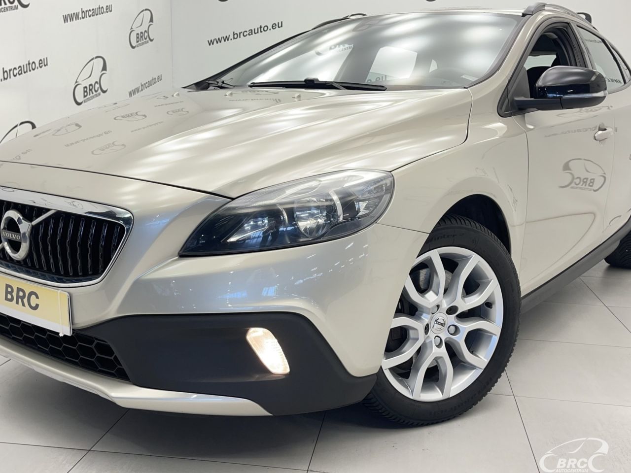 Volvo V40 | 42