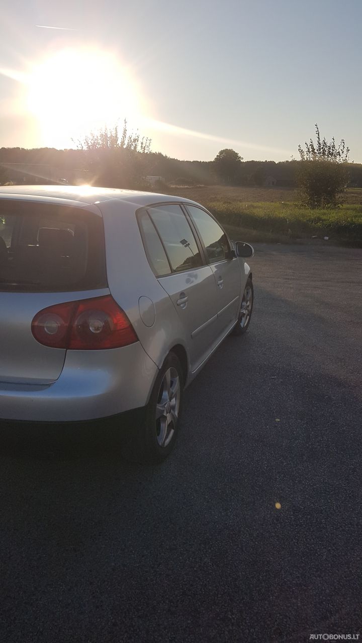 Volkswagen Golf | 4