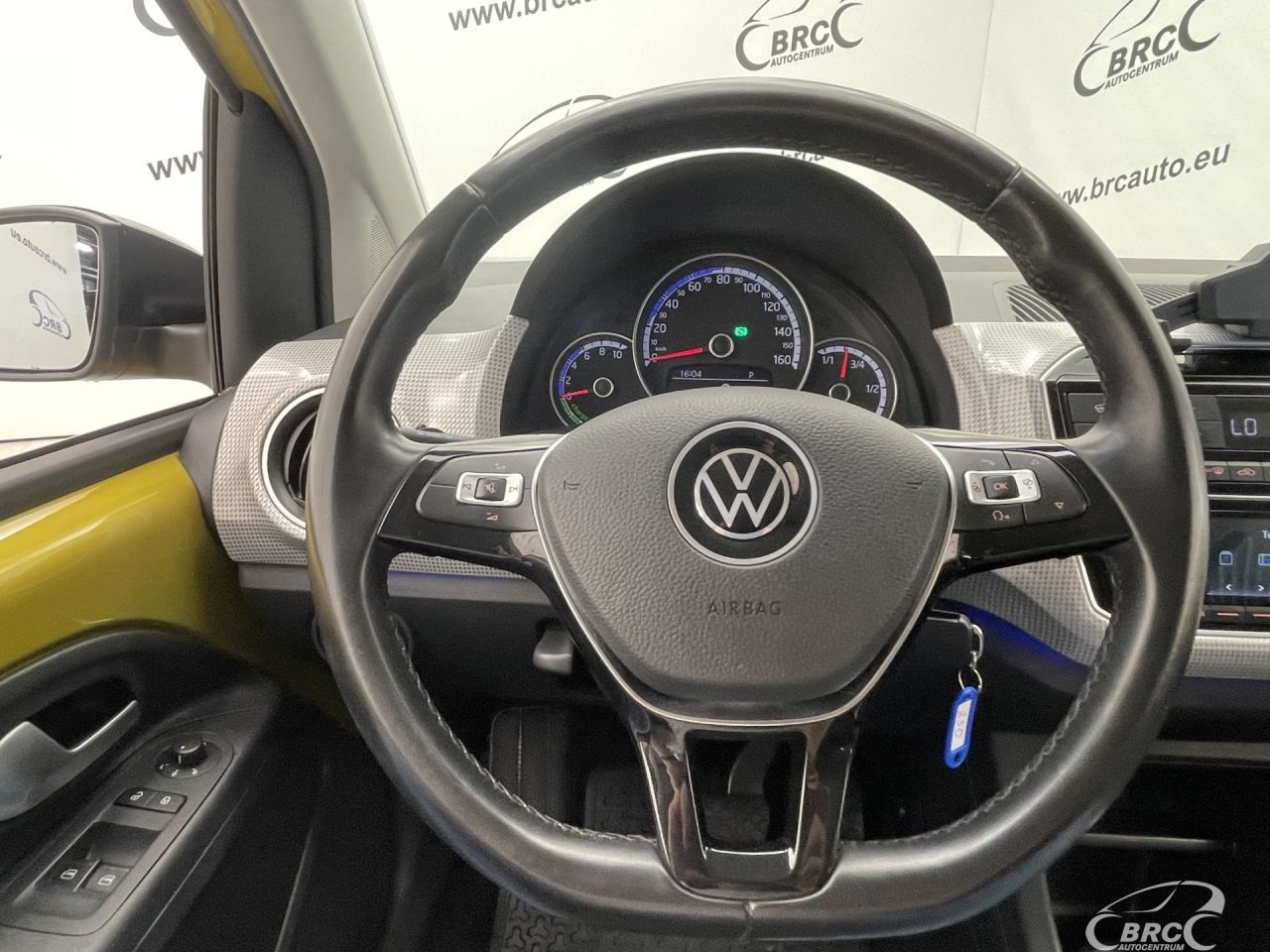 Volkswagen Up | 27