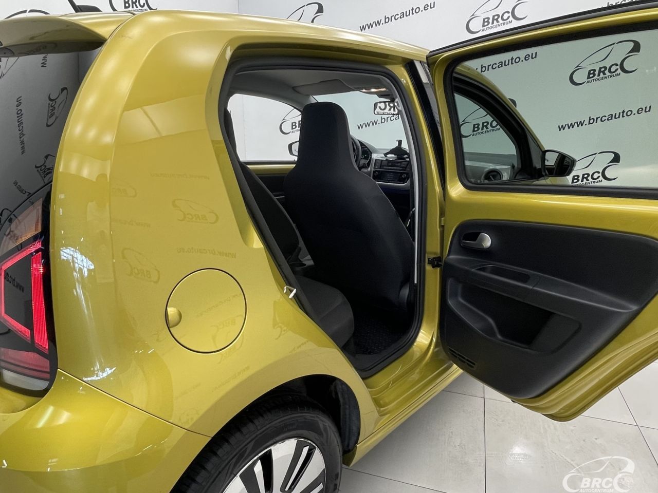 Volkswagen Up | 11