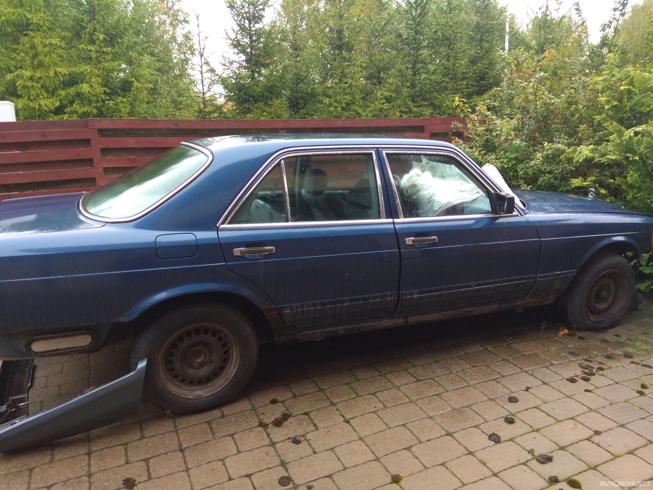 Mercedes-Benz S260, Saloon